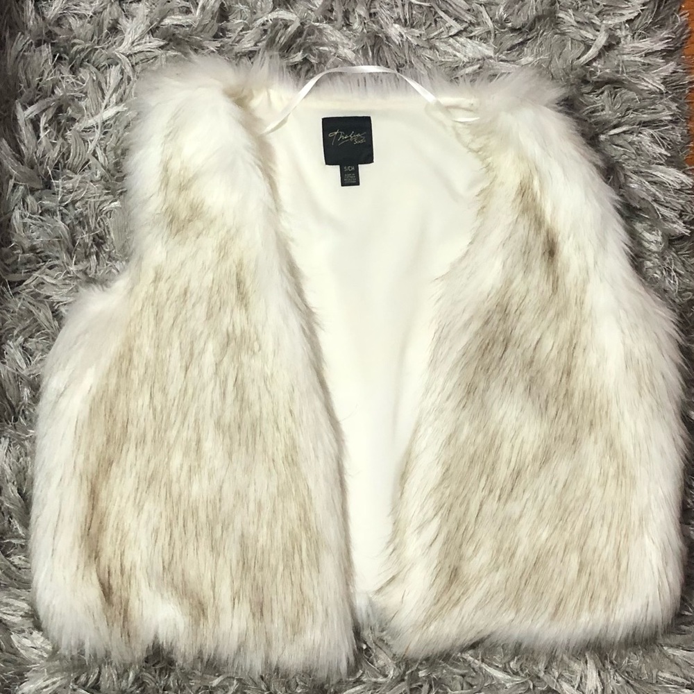 Thalia Sodi Faux Fur Sleeveless Vest Coat